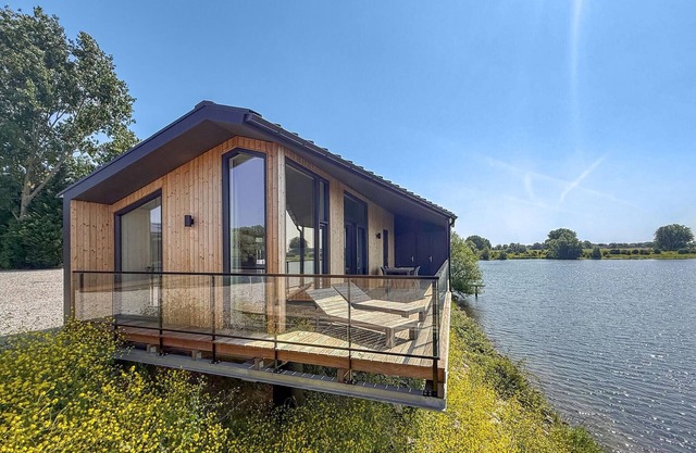 Awesome home in Kerkdriel with WiFi