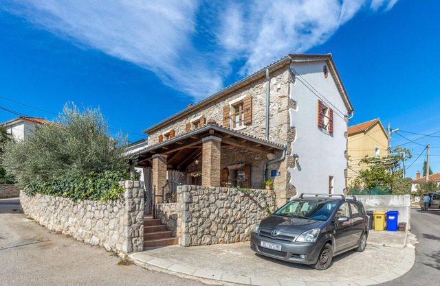 Awesome home in Malinska with WiFi