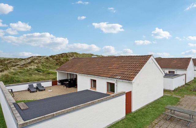 Awesome home in Pandrup with kitchen
