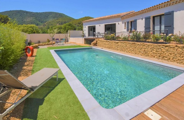 Awesome Home In Propiac With Wifi