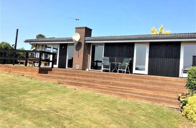 Awesome home in Rønde with 3 Bedrooms