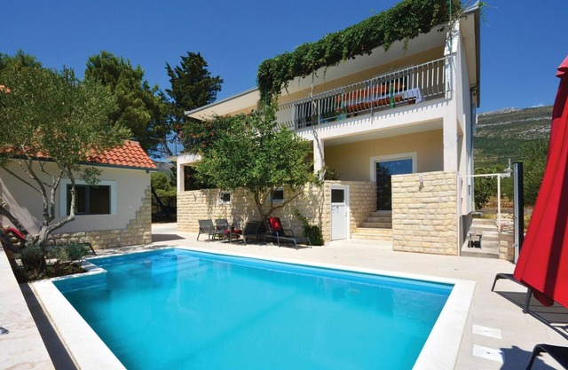 Awesome home in Rudine