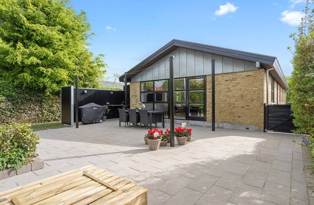 Awesome home in Sæby with kitchen