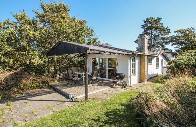 Awesome home in Samsø with WiFi