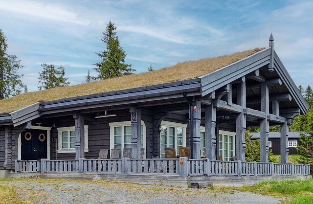 Awesome home in Sjusjøen with sauna