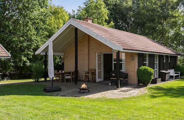 Awesome home in Slagelse with WiFi