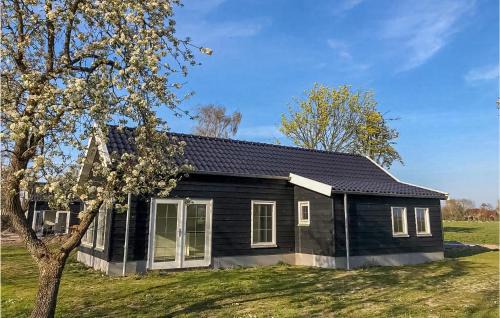 Awesome Home In Strijen With Wifi