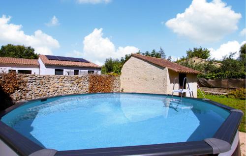 Awesome Home In Tulette With Wifi