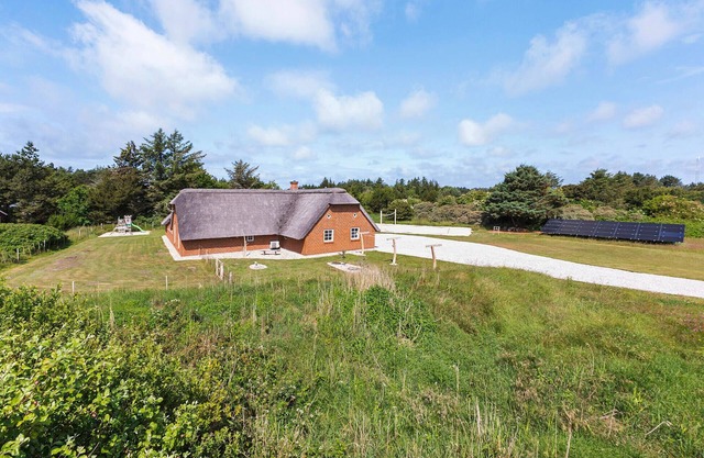 Awesome home in Ulfborg with kitchen