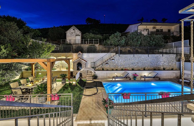 Awesome home in Zrnovnica