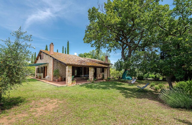 Awesome home in Massa Marittima GR