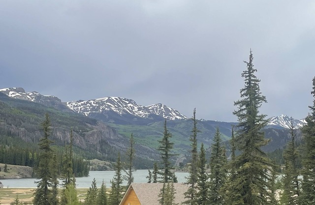 Awesome location steps to the lake sleeps up to 10 people!