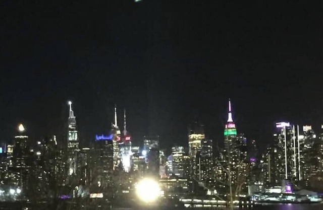 Awesome NYC & Water Views 3Bdrm Apt 15 min to NYC
