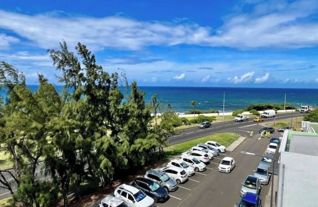 🌴 Awesome Seaside Retreat in the Heart of Saint-Denis 🌊