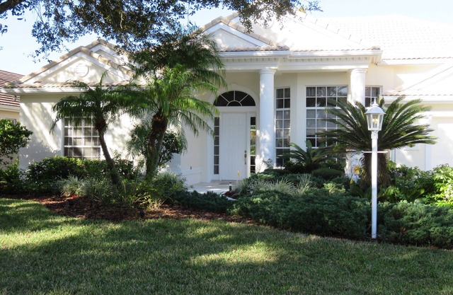 Awesome stay in a gated community, golf course, view on a very quiet preserve