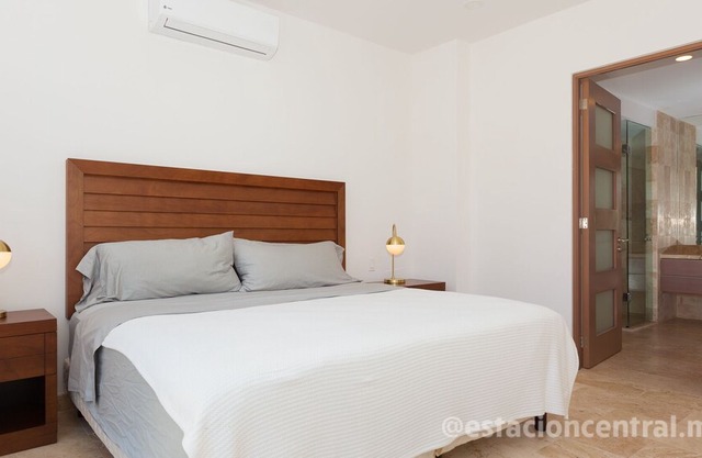 AWESOME VIEW 2BR APARTMENT