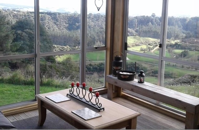 Awesome views Stunning sunsets A quiet relaxing spot only ten minutes from town