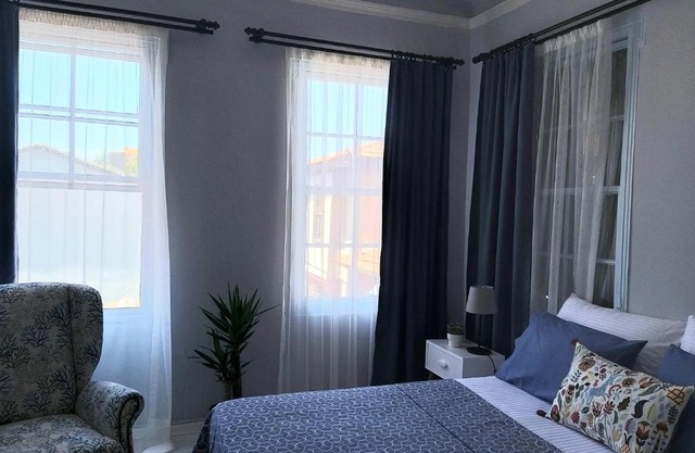 Ayvalık merkezde eski taş rumevi