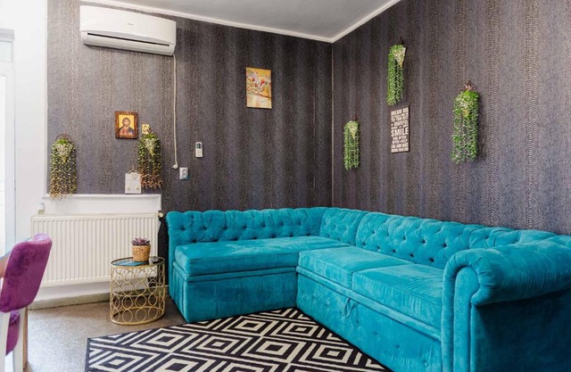 AZUR CYAN HOUSE