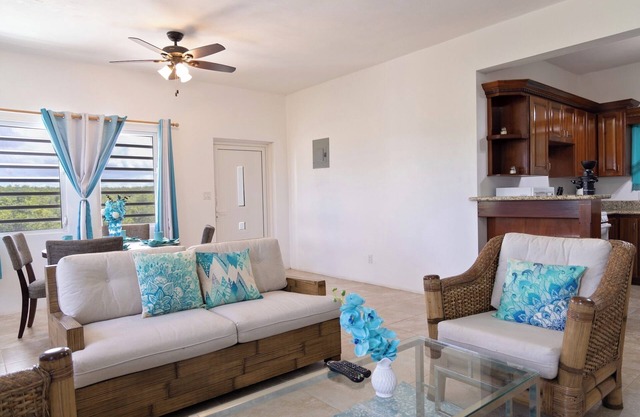 Azure at Bayview - Perfect for a guest or couple and near to Shoal Bay Beach!