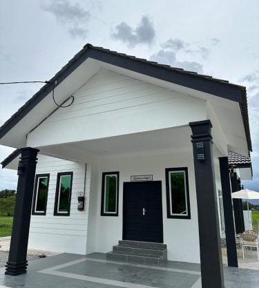 Azzahra Sawah Homestay Unit A