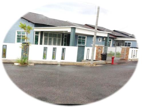 Azzinki HOMESTAY