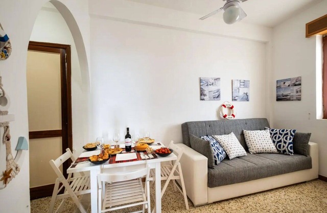 Azzurro Apartment With Parking