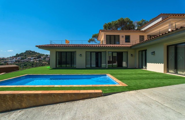B-34 BEGUR 4 PAX - Two Bedroom Apartment, Sleeps 4