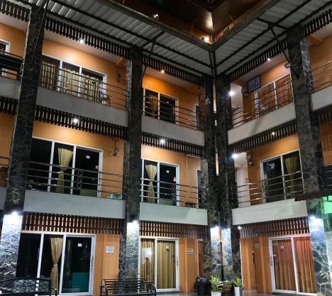 B and B Hotel