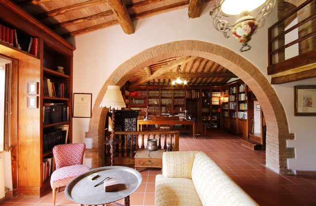 B&B in historic villa with the warm welcome of a family.