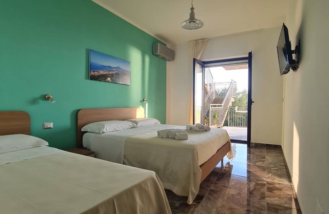 B&B Miramare in Ascea, cozy property 5 minutes from the sea