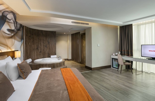B Business Hotel & Spa