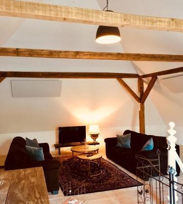 b e d & a g e d e s i g n -extra large- wunderschöne komplette Wohnung mit viel Platz & 4 Schlafzimmer b e d & a g e d e s i g n -small- wunderschönes Zimmer mit Bad Rechnungserstellung für Geschäftsreisende & Firmen