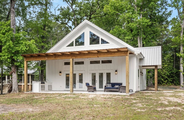 B's Bungalow- Family-Friendly-Near Adventure Park, Fishing & More!