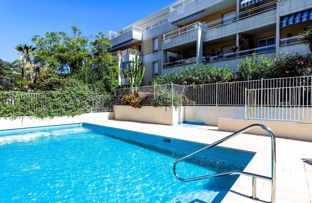 B014 Spacieux 2 chambres piscine parking 4min plage