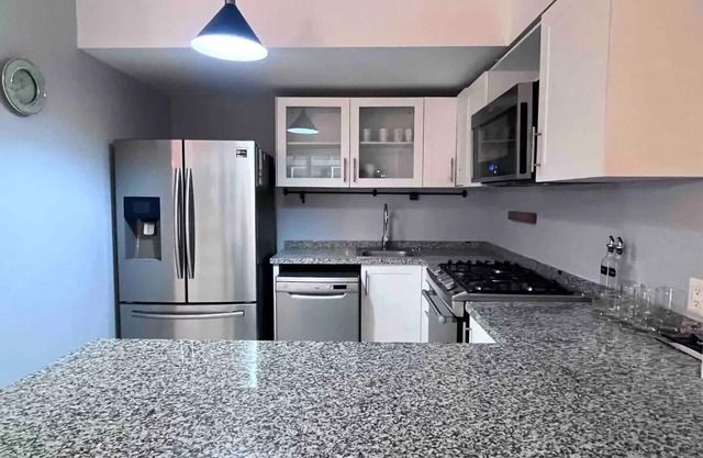 B109- 2BR/2BTH - One Bedroom Apartment, Sleeps 4