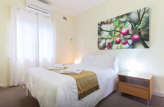 B5 Crawley/Nedlands Apartment 1 BRM + Sleepout - 2min walk to UWA