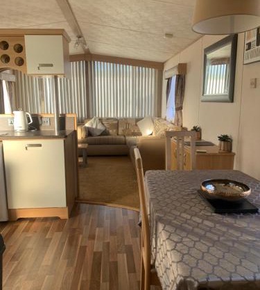 B58 3bed caravan, sleeps up to 8, free Wi-Fi, parking
