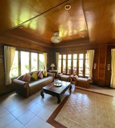 Baan Laem Noi Villa's