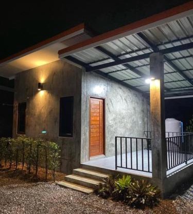 Baan Raweewan Resort