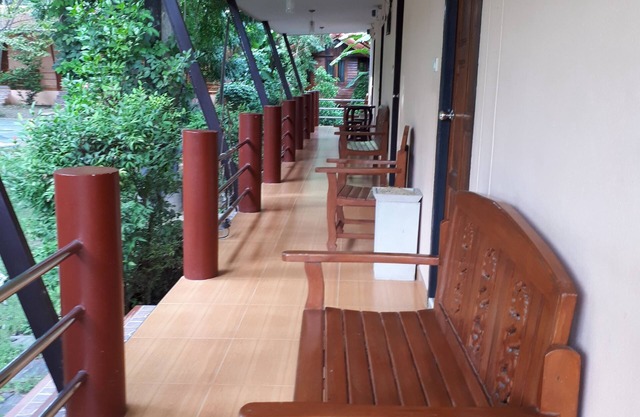 Baan Rimnam Resort