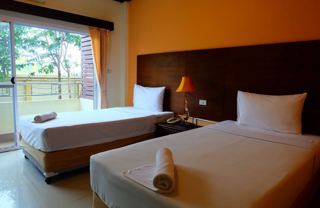 Baan Suanphet Resort