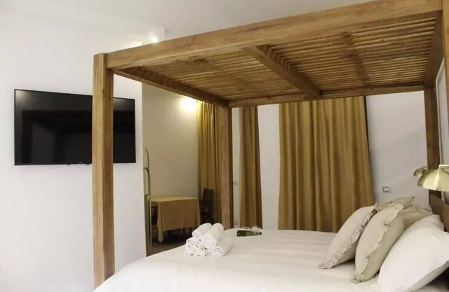 Baby Hotel