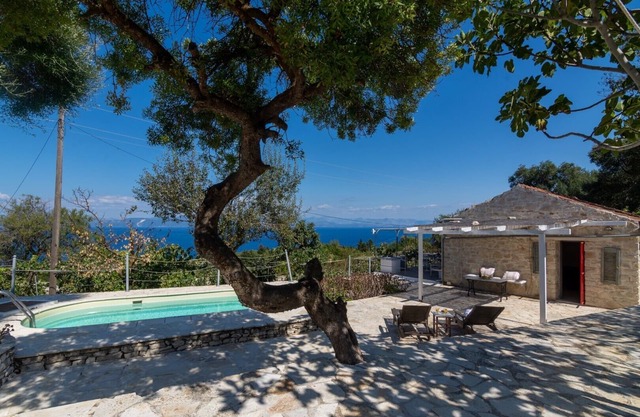 BACCHUS HOUSE ANTIPAXOS