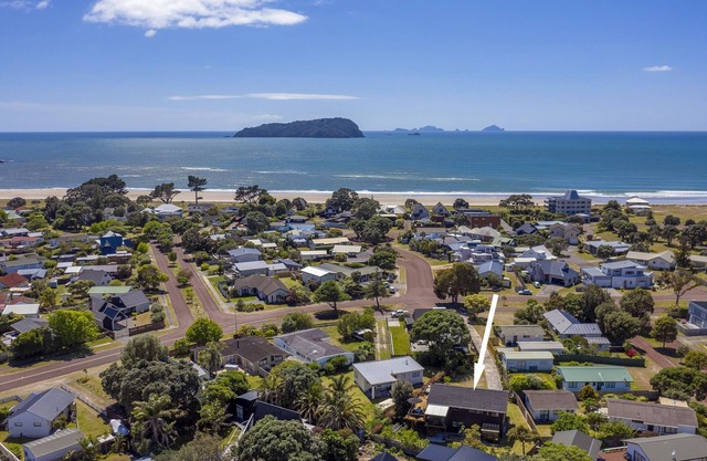 Bach on Boulevard - Pauanui Holiday Home