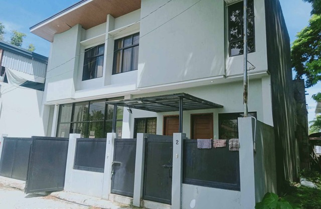 Bachelor's apartment good for 2 person but can accommodate 3 person