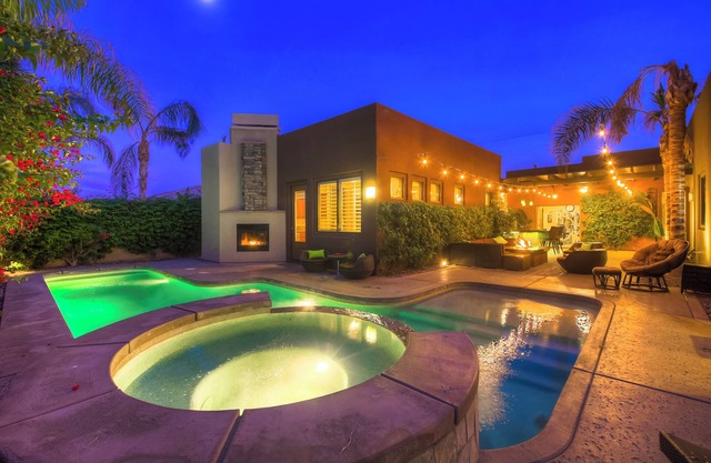 Back Stage Villa, A Tribute 2 Rock Icons & Their Timeless Souls 7Brm 6 Btrm