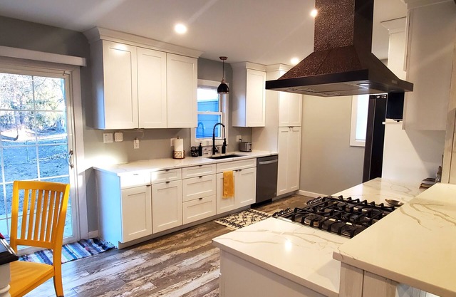 Backyard Park Access & Walking Distance Downtown Valpo