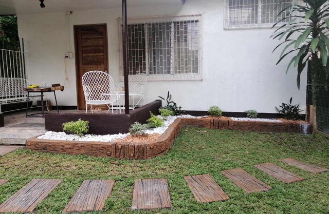 Bacolod Tiny House FAST WIFI with Barbeque Area