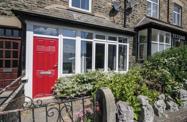 BADGERS, pet friendly, character holiday cottage in Sedbergh